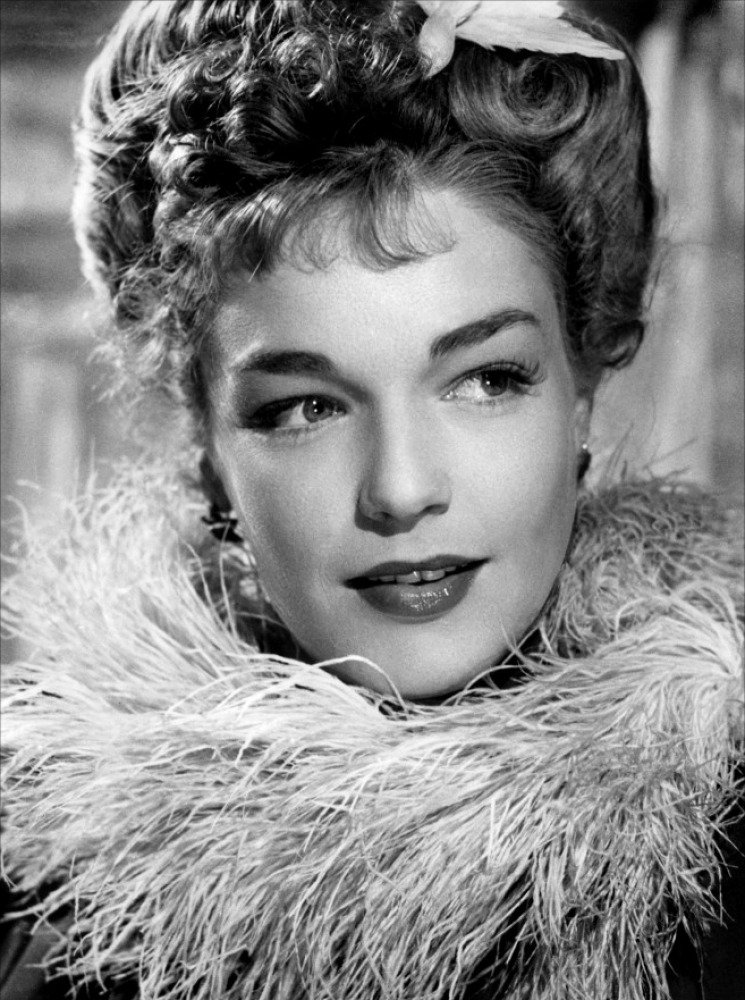 Simone Signoret, Aries Sun